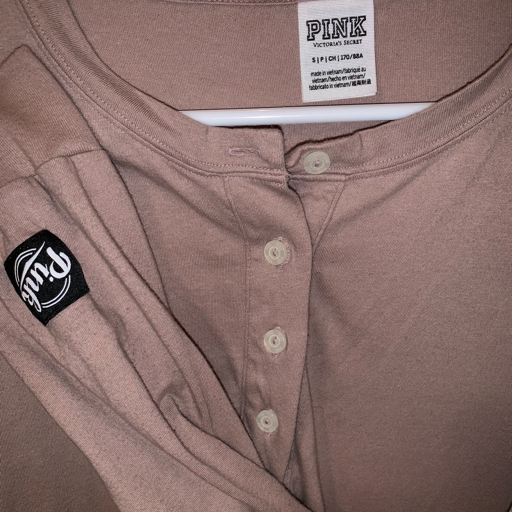 Victoria Secret PINK Long sleeve campus tee